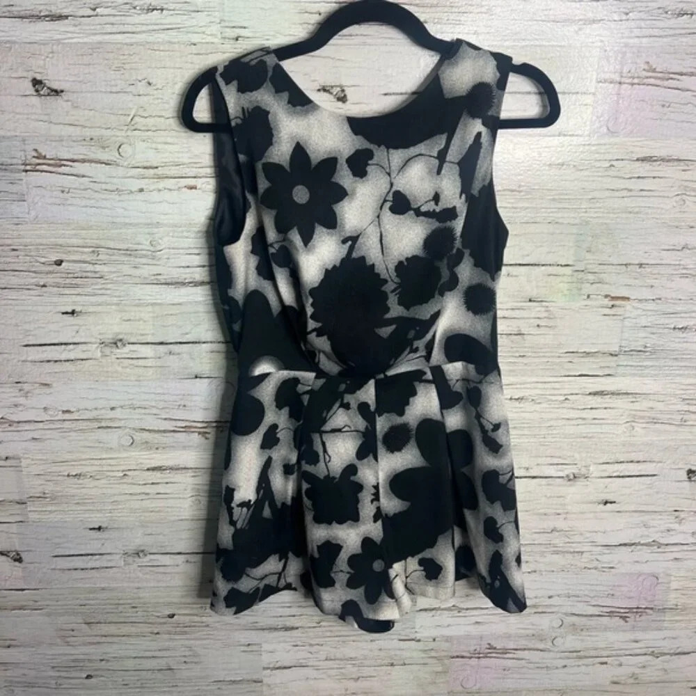 Topshop petite romper floral gray black size 6 lace